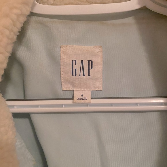 Gap Sherpa Jacket - Picture 2 of 3